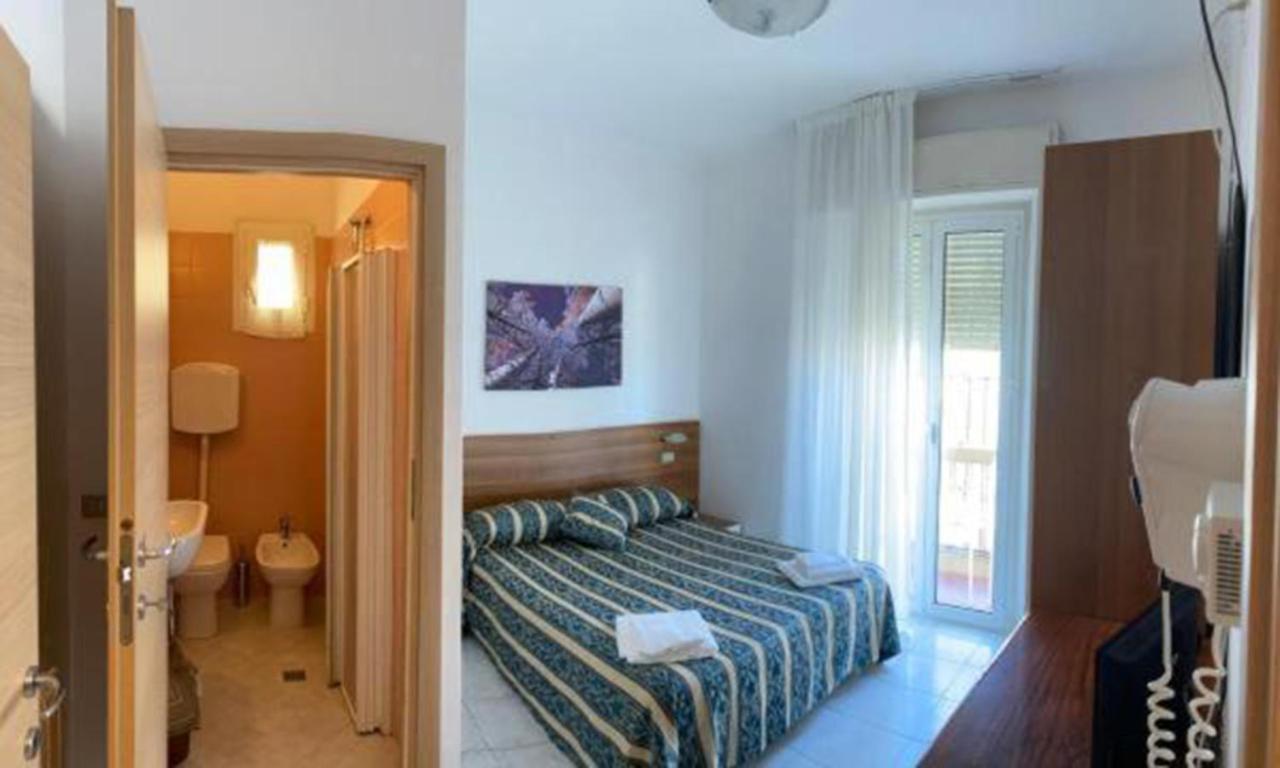 Hotel Acapulco Ріміні Екстер'єр фото