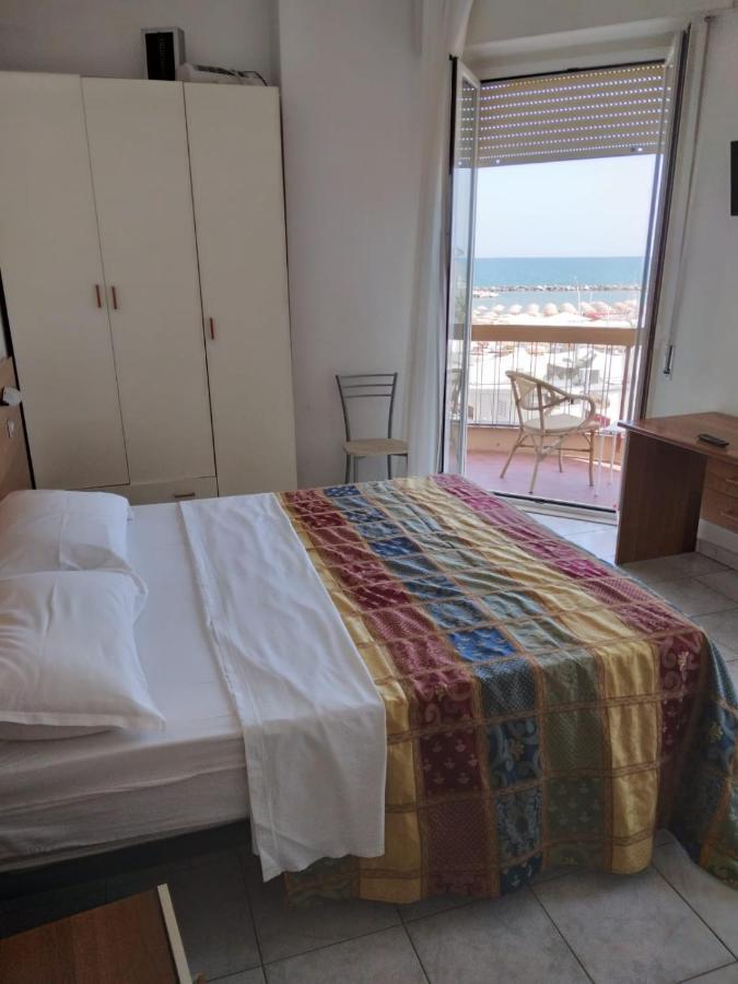 Hotel Acapulco Ріміні Екстер'єр фото